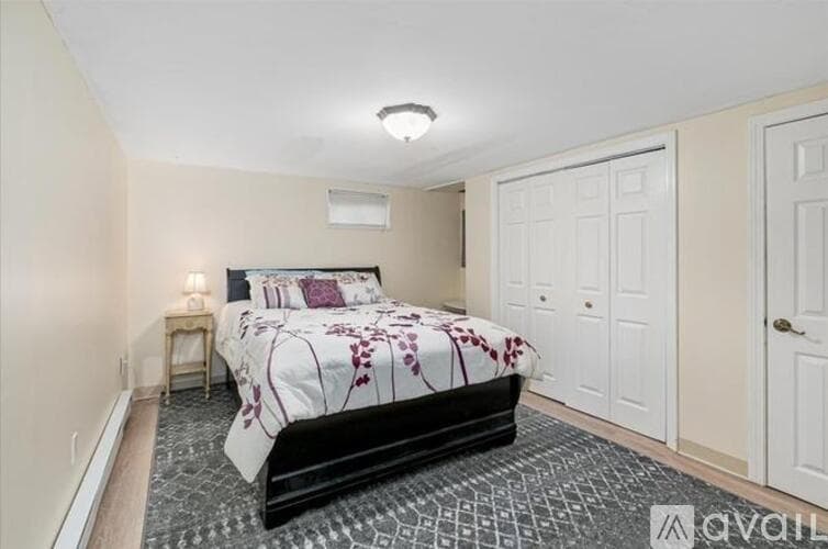 Methuen House: 2 Coronet Ave