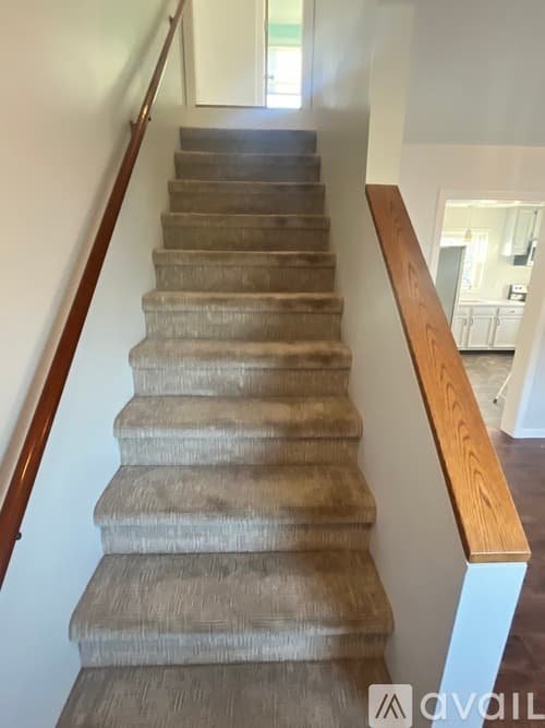 Middletown House: 8 Christine Rd