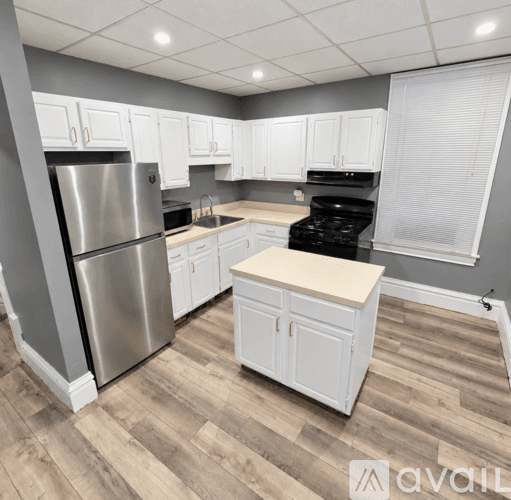 Charleroi Apartment: 206 Lookout Avenue