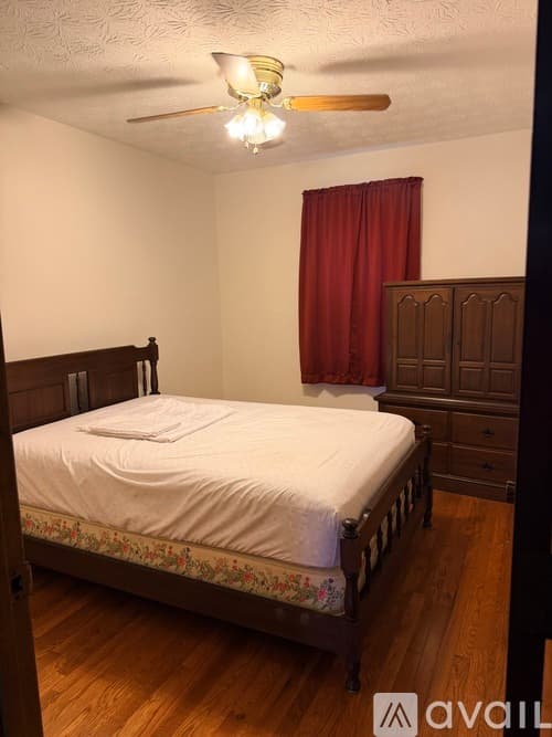 Riverdale Townhome: 389 River Oak Dr