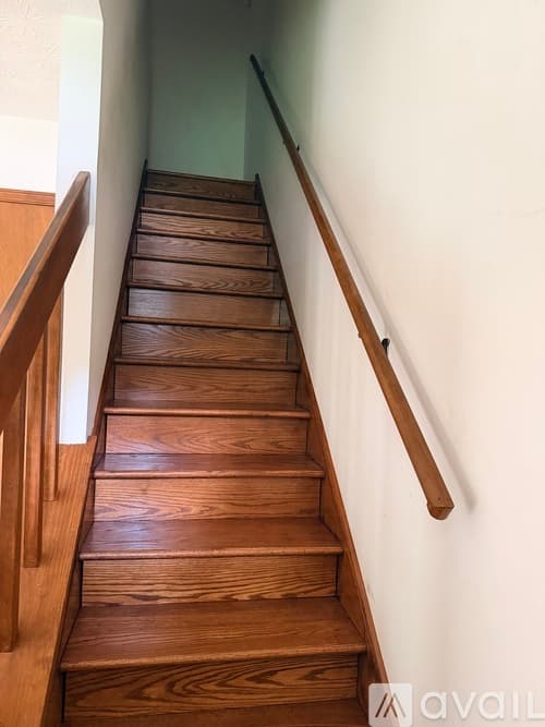 Riverdale Townhome: 389 River Oak Dr