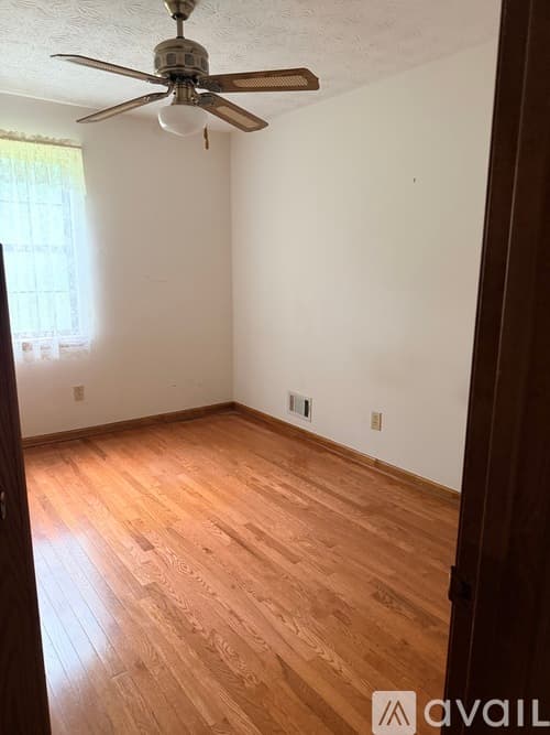 Riverdale Townhome: 389 River Oak Dr