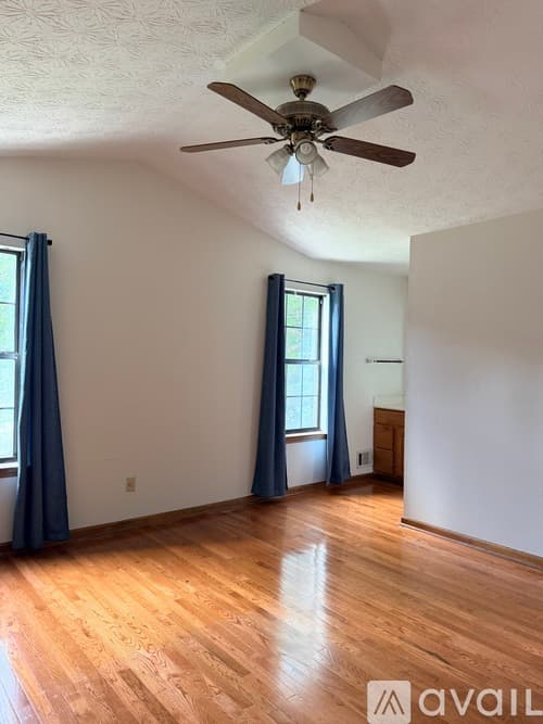 Riverdale Townhome: 389 River Oak Dr
