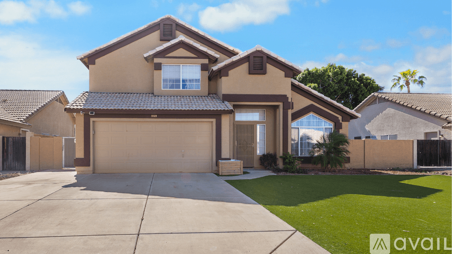 Peoria House: 9139 W Gelding Dr