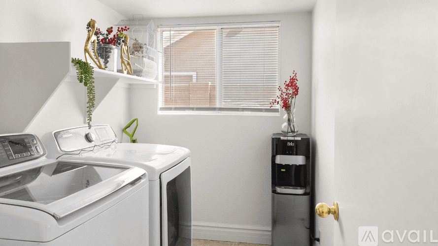 Peoria House: 9139 W Gelding Dr