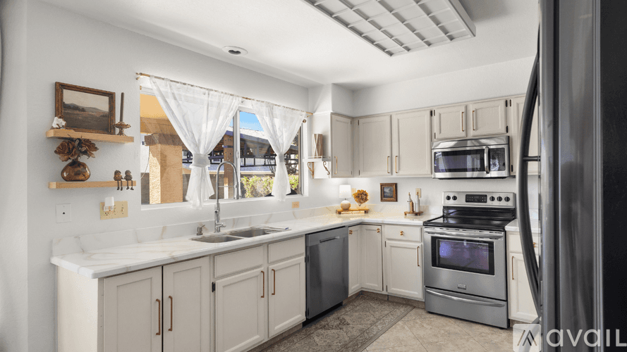 Peoria House: 9139 W Gelding Dr
