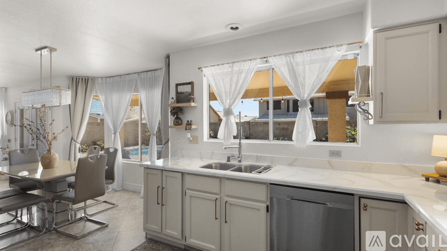 Peoria House: 9139 W Gelding Dr