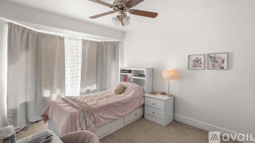 Peoria House: 9139 W Gelding Dr