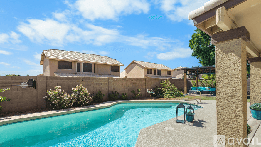 Peoria House: 9139 W Gelding Dr