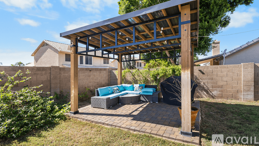 Peoria House: 9139 W Gelding Dr