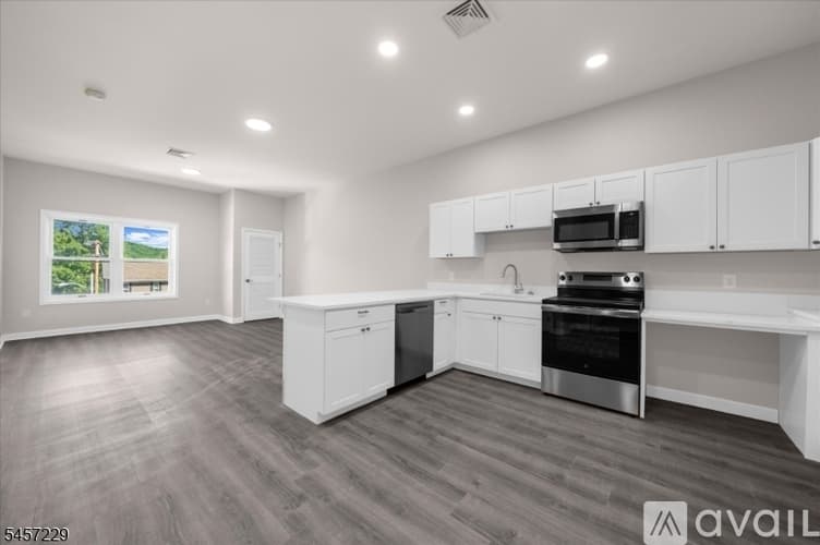 High Bridge Apartment: 1 Main St