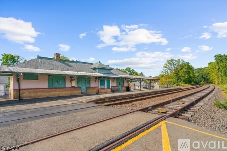 High Bridge Apartment: 1 Main St