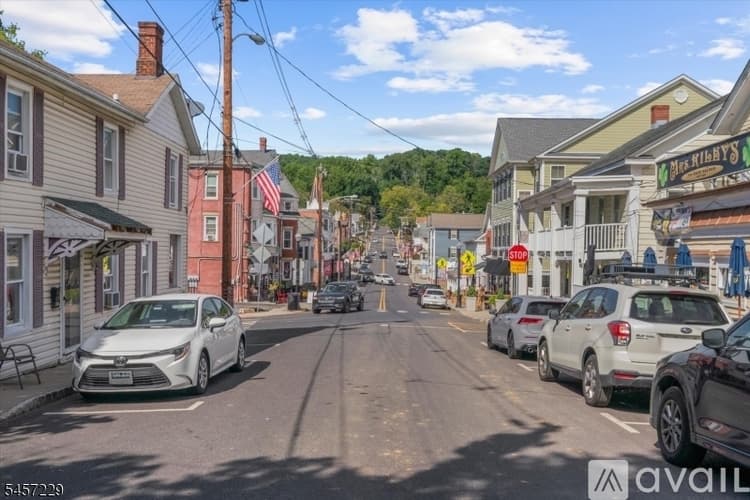 High Bridge Apartment: 1 Main St