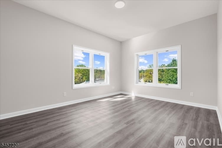 High Bridge Apartment: 1 Main St