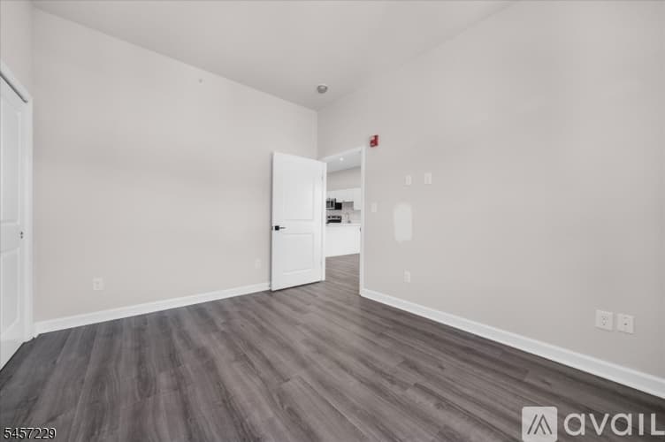 High Bridge Apartment: 1 Main St