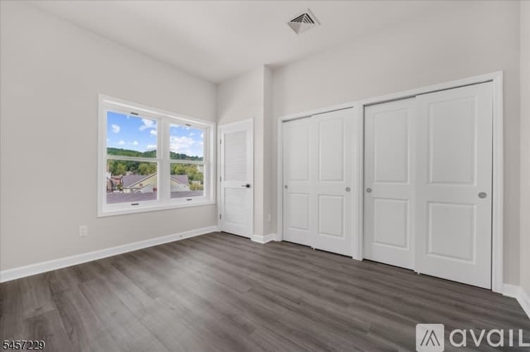 High Bridge Apartment: 1 Main St