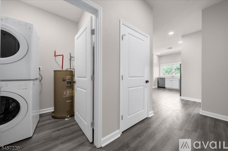 High Bridge Apartment: 1 Main St