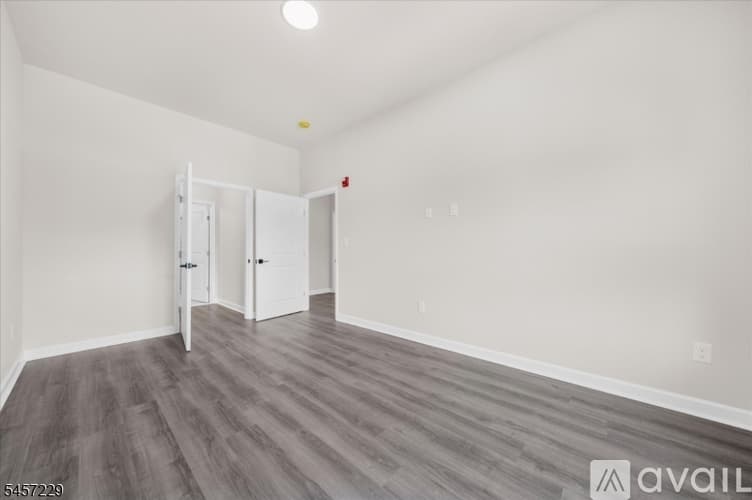 High Bridge Apartment: 1 Main St