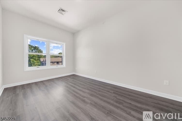 High Bridge Apartment: 1 Main St