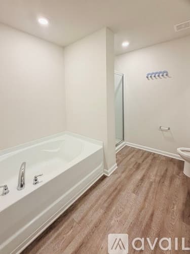 Monroe House: 506 Meadows Farm Dr