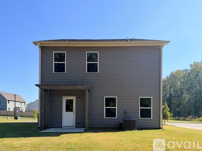 Monroe House: 506 Meadows Farm Dr