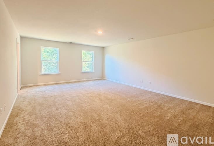 Monroe House: 506 Meadows Farm Dr