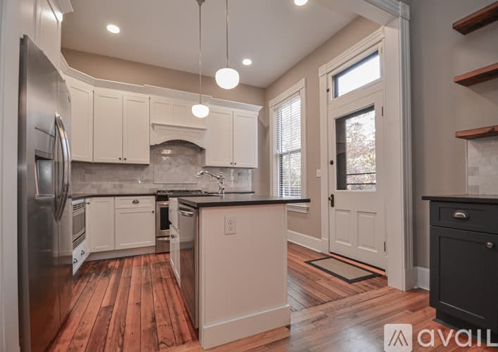 Newport House: 503 Lexington Avenue