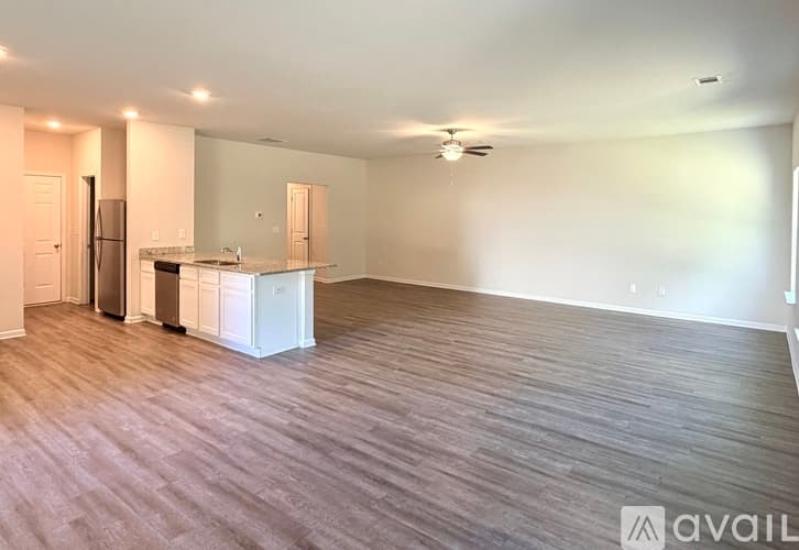 Monroe House: 506 Meadows Farm Dr