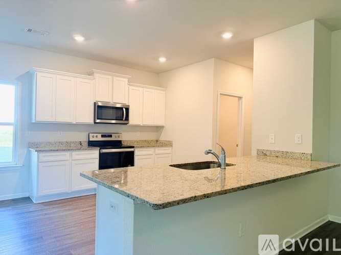 Monroe House: 506 Meadows Farm Dr