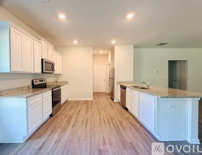 Monroe House: 506 Meadows Farm Dr