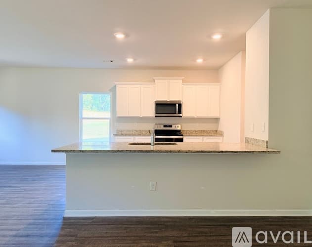 Monroe House: 506 Meadows Farm Dr