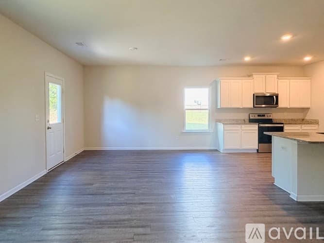 Monroe House: 506 Meadows Farm Dr