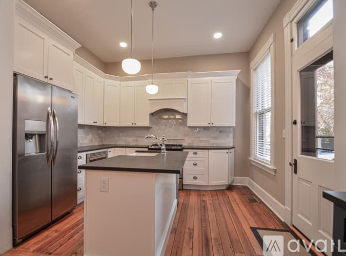 Newport House: 503 Lexington Avenue