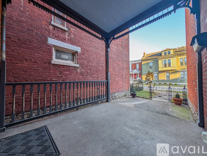 Newport House: 503 Lexington Avenue