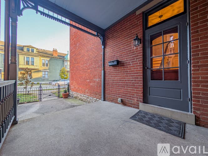 Newport House: 503 Lexington Avenue