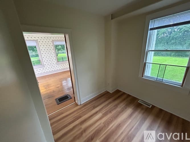 Woodstock Apartment: 7920 Mason Hill Rd