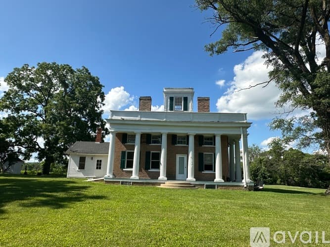 Woodstock Apartment: 7920 Mason Hill Rd