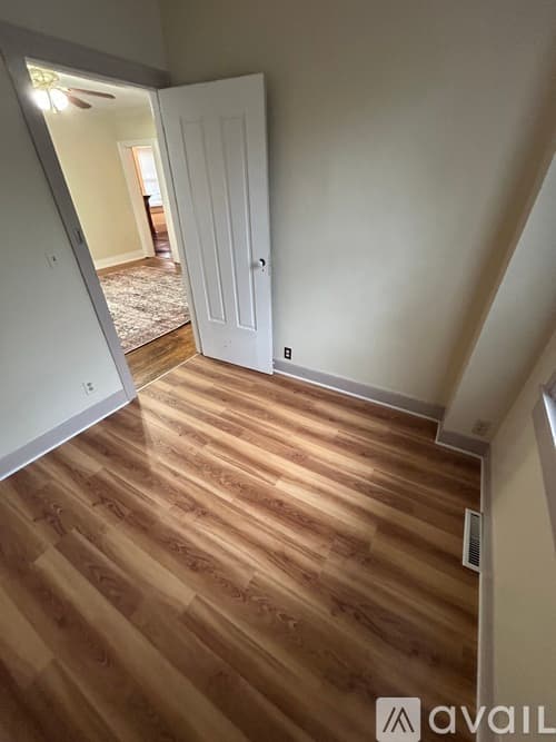 Woodstock Apartment: 7920 Mason Hill Rd