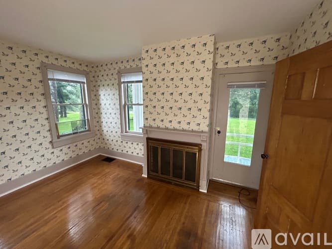 Woodstock Apartment: 7920 Mason Hill Rd
