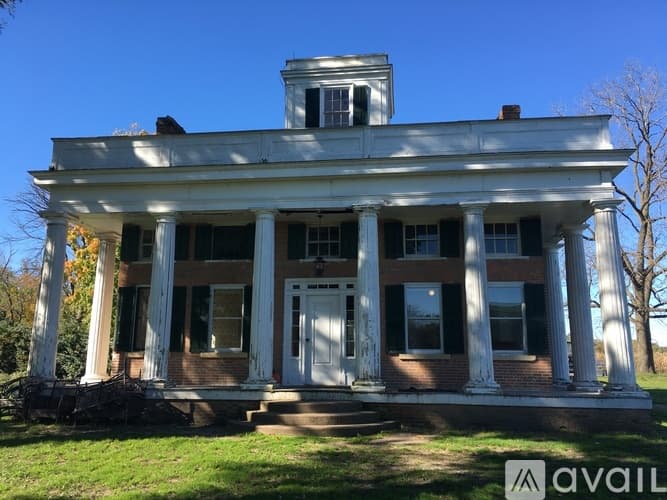 Woodstock Apartment: 7920 Mason Hill Rd