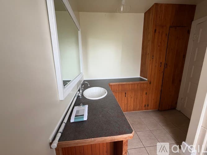 Woodstock Apartment: 7920 Mason Hill Rd