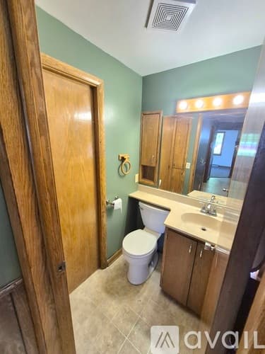 St. Cloud Apartment: 702 17th St S
