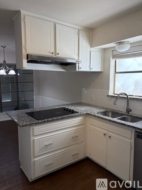 Hurst House: 312 Cannon Dr