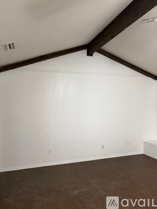 Hurst House: 312 Cannon Dr