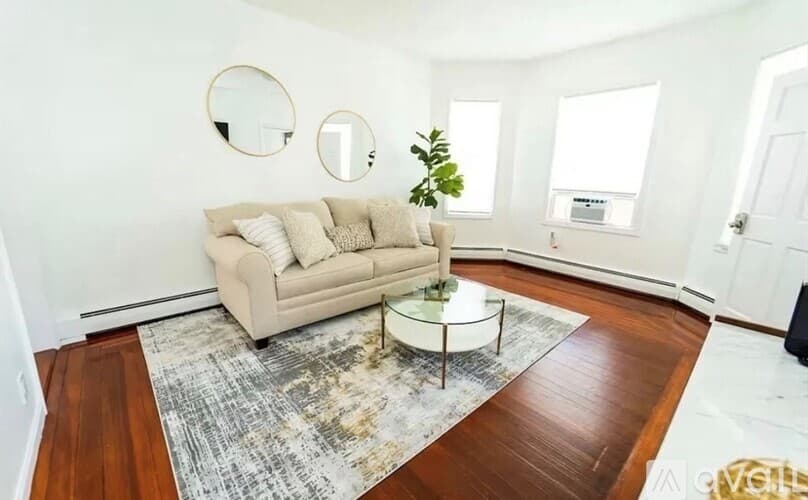 Fall River Apartment: 469 Mt Hope Ave