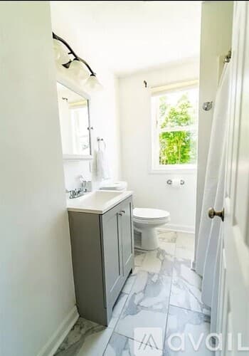 Fall River Apartment: 469 Mt Hope Ave