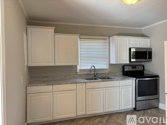 Rock Hill House: 645 Stonewall Ct