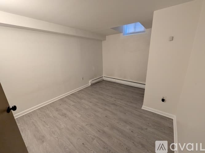 Boston Apartment: 148 Sutherland Road