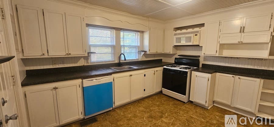 Shelby House: 500 Brookside Dr