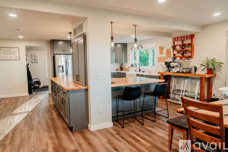 Mankato House: 20459 Pohl Rd